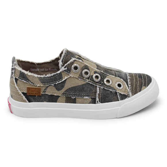 Blowfish Women's Play Slip On Sneaker - Natural Camoflauge Canvas ZS-0061-NCC