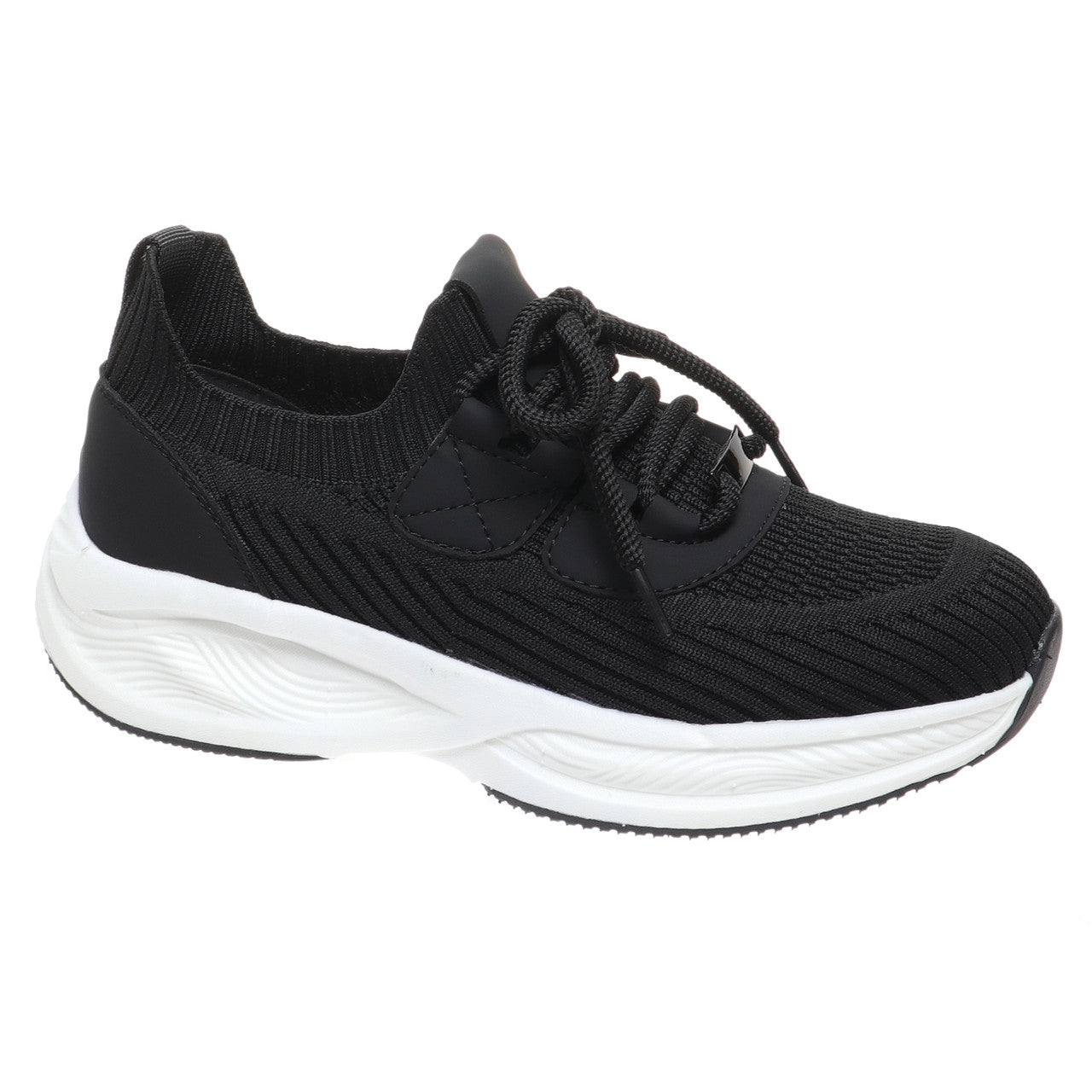 Outwoods Women's Stride-1 Sneaker - Black 82659-501
