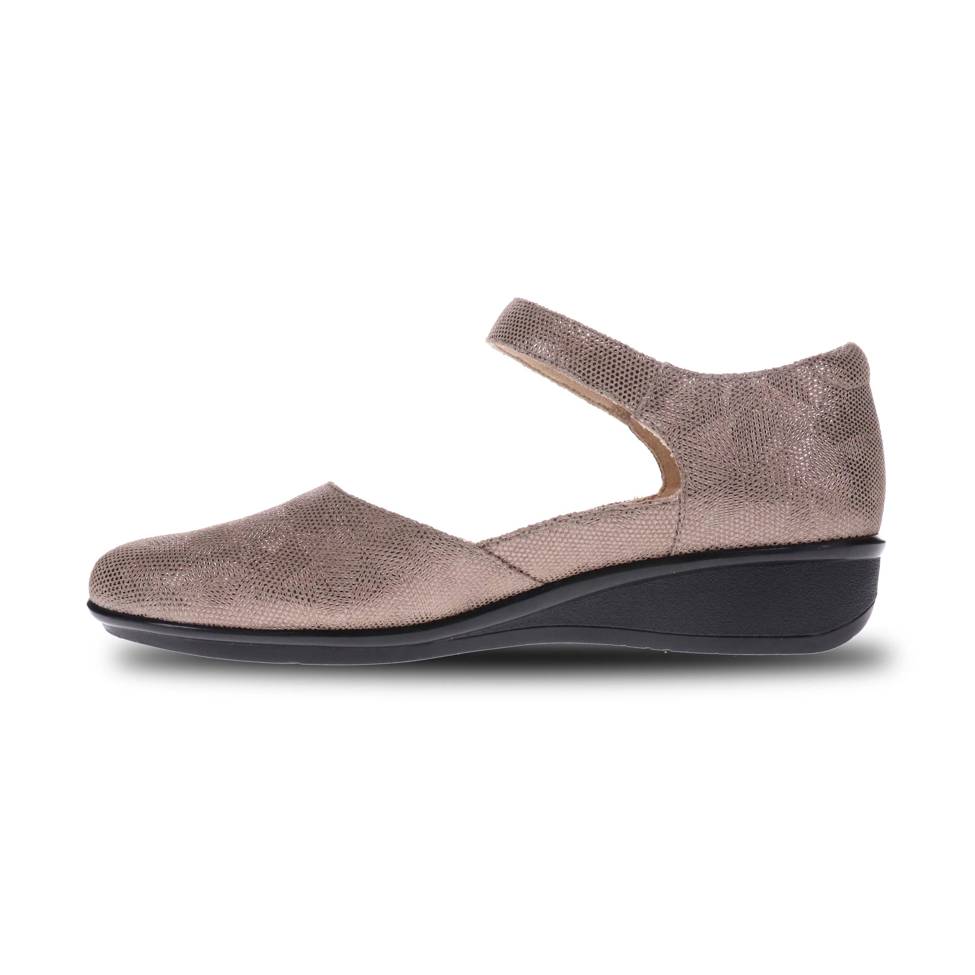 Revere Women's Osaka Mary Jane Shoe - Champagne Angle