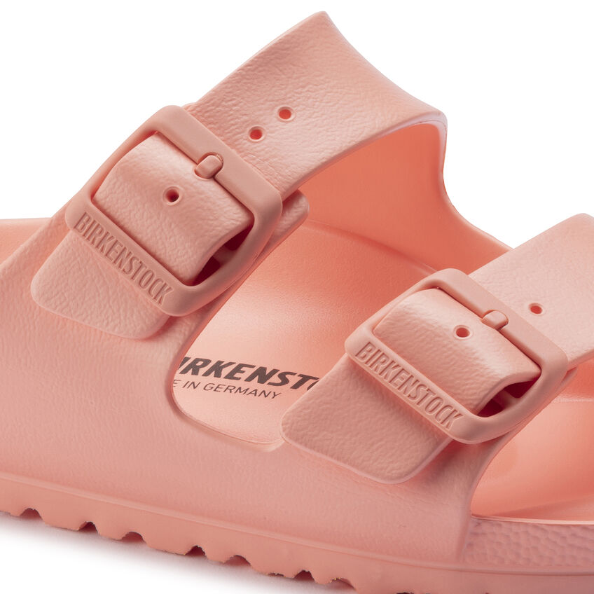 シューズ・サンダルその他 BIRKENSTOCK Woman Flat sandals Pink 1022511 Birkenstock Arizona Essentials EVA Sandal - Coral Peach