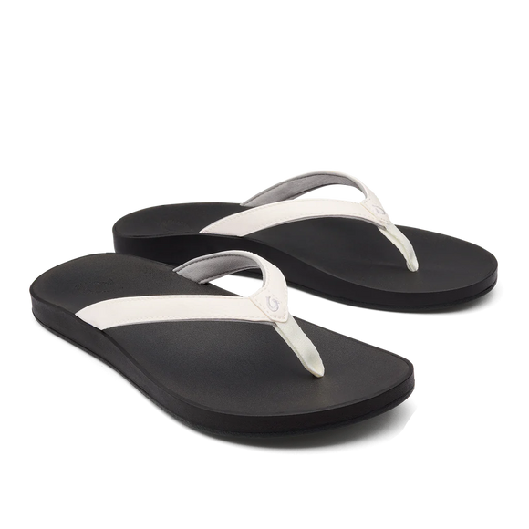 Olukai Women's Puawe Flip Flop - White/Black 20498-4R40